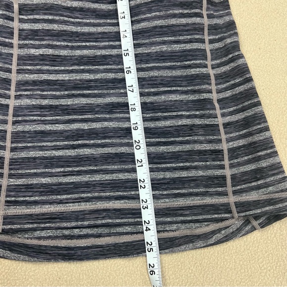 Lululemon Tank Top Womens 8 Gray Black Stripes Galore Built In Bra - Picture 3 of 7